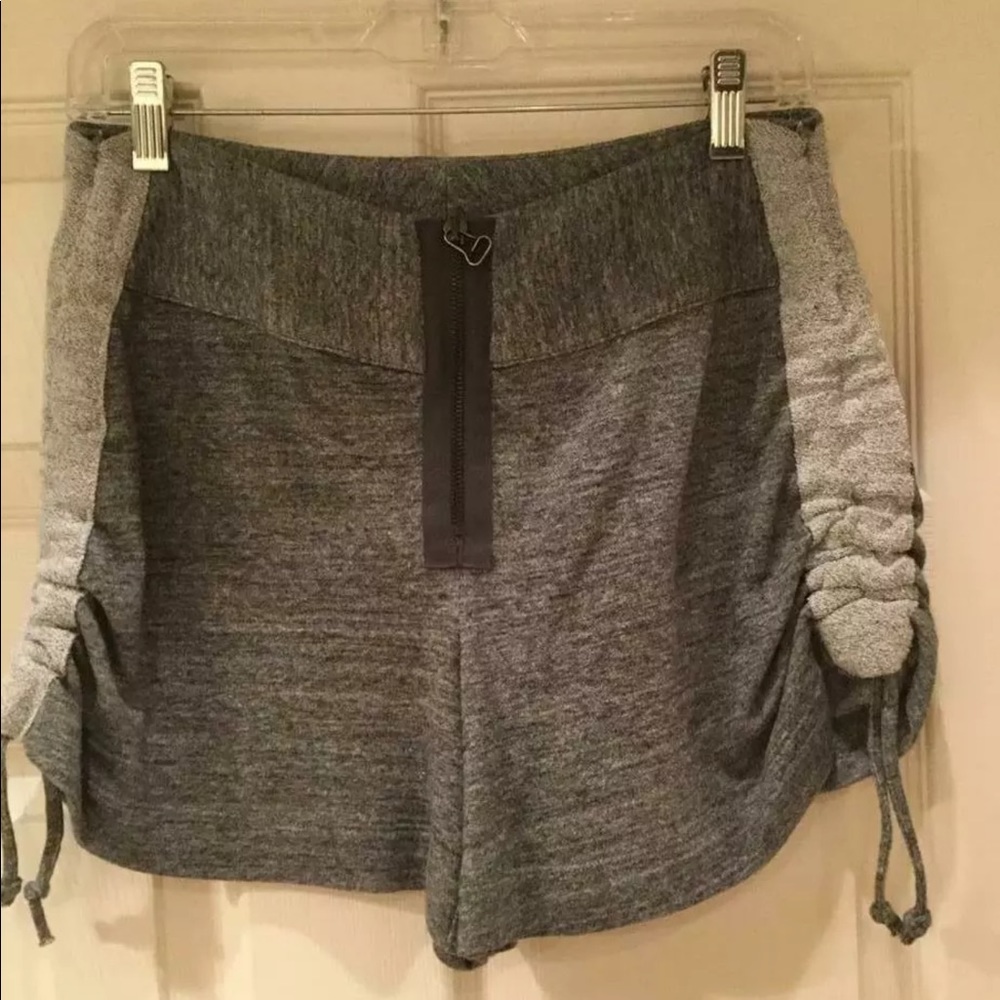 VPL GREY SHORTS WITH TIES AT SIDE SIZE  P